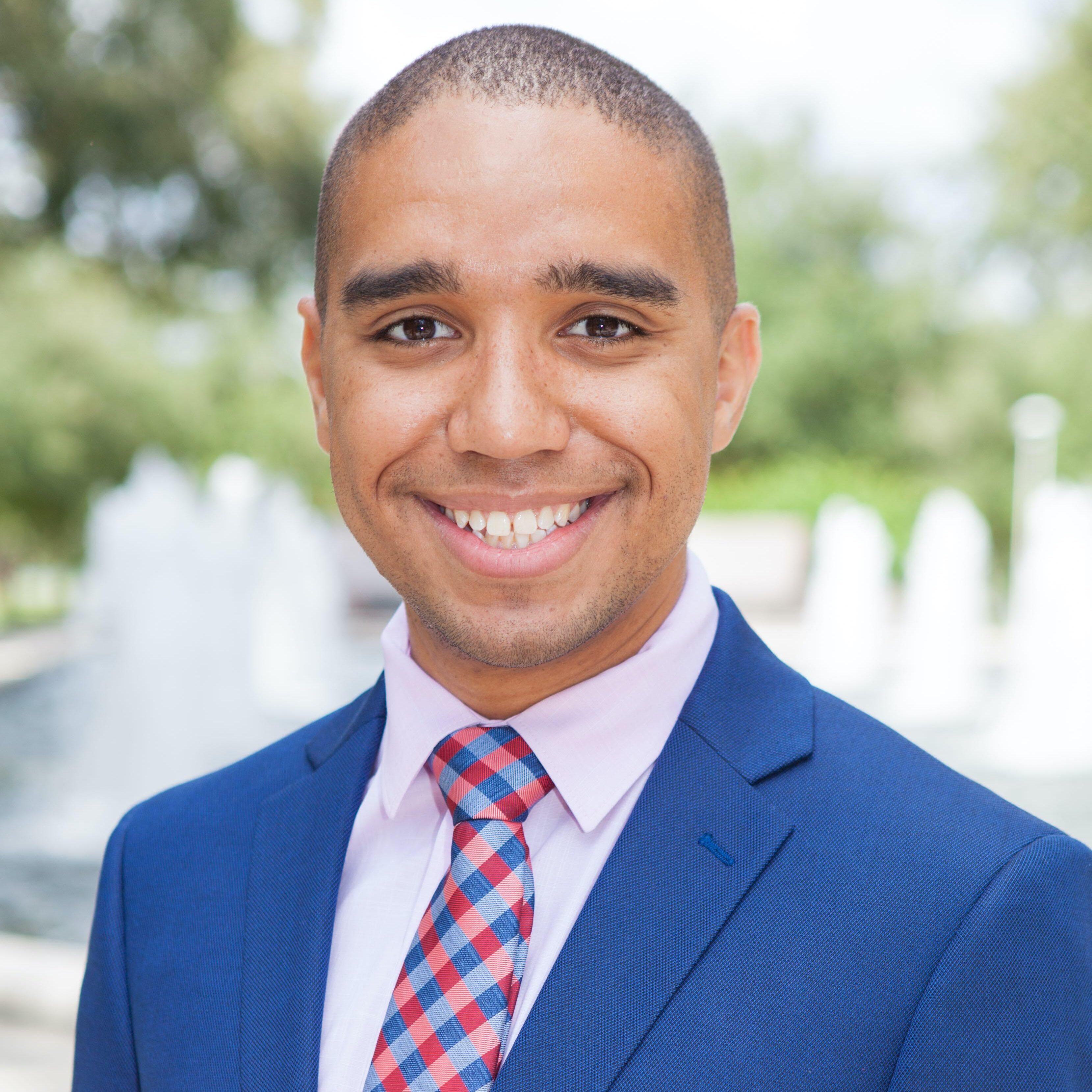 Dr. Kristopher Oliveira